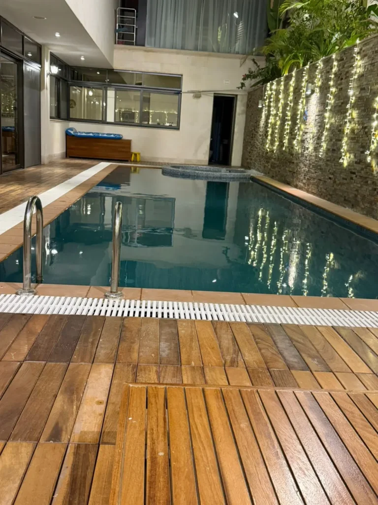 تأسيس مسابح بجدة